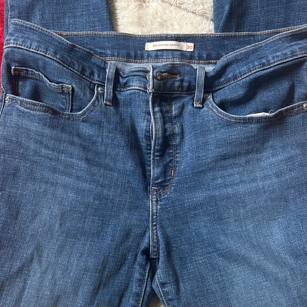 Levis shaping skinny